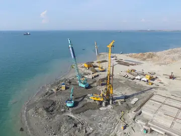 Foundation work for Makassar New Port Indonesia by Bauer Spezialtiefbau